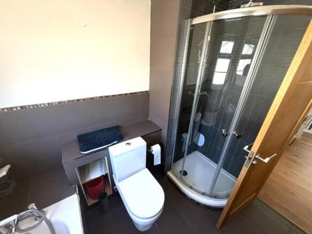 Flat for rent in Cat Hill