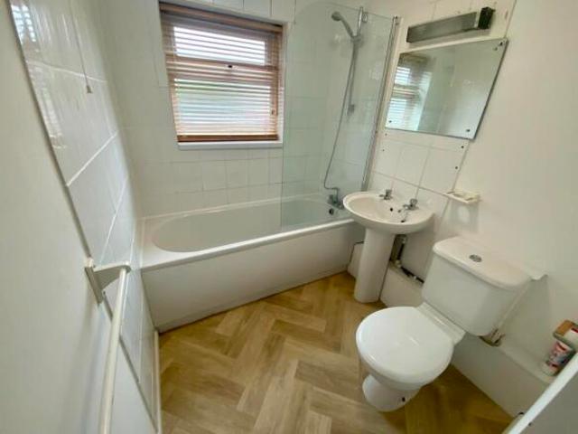 Flat for rent in Sydenham, Green Close