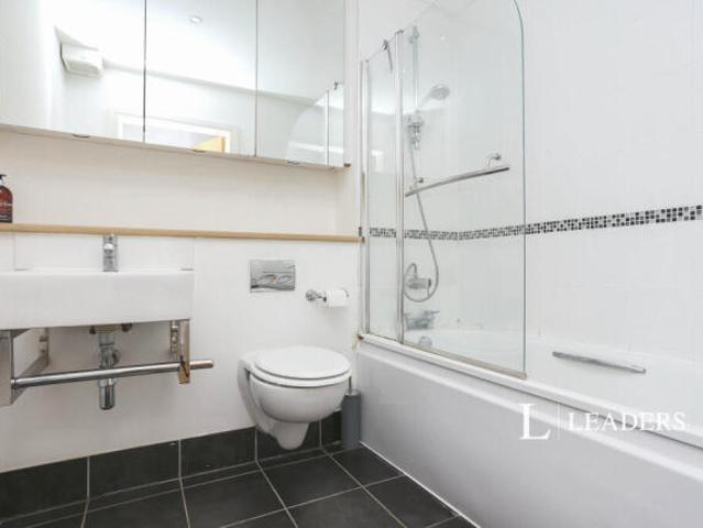 Flat for rent in Cat Hill