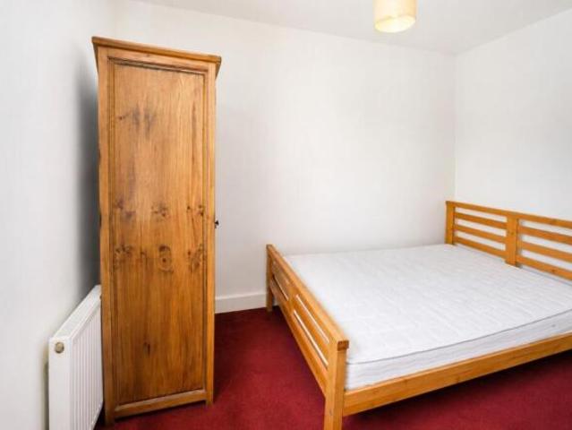 Flat for rent in Cat Hill