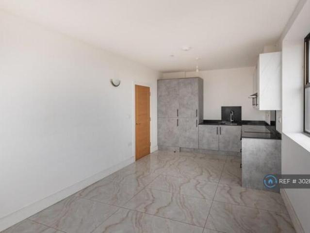 Flat for rent in Swindon, England