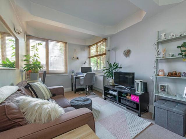 Flat for rent in Cat Hill