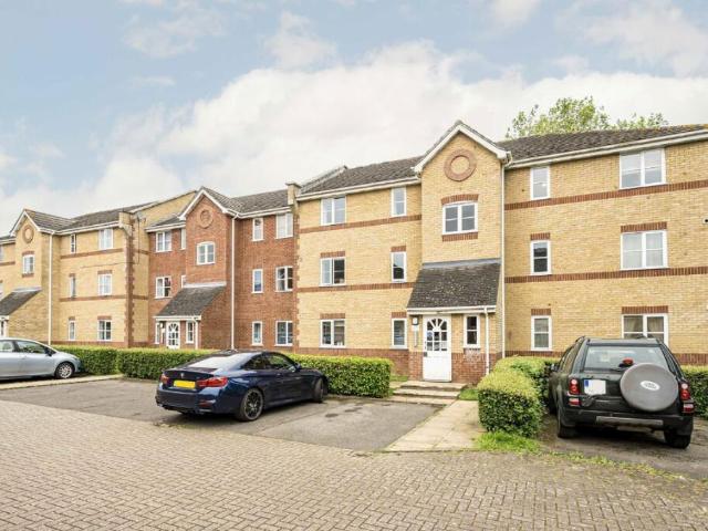 Flat for rent in Kingston Upon Thames