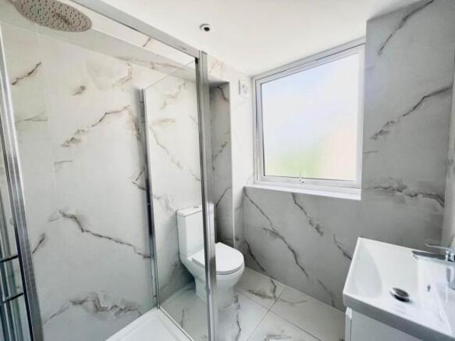 Flat for rent in Navestock Side