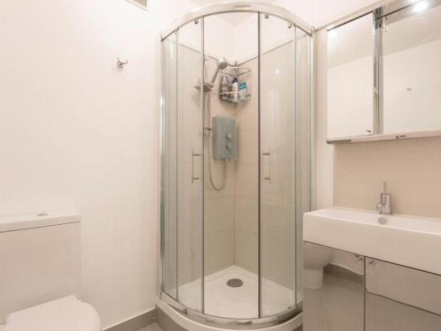 Flat for rent in Cat Hill