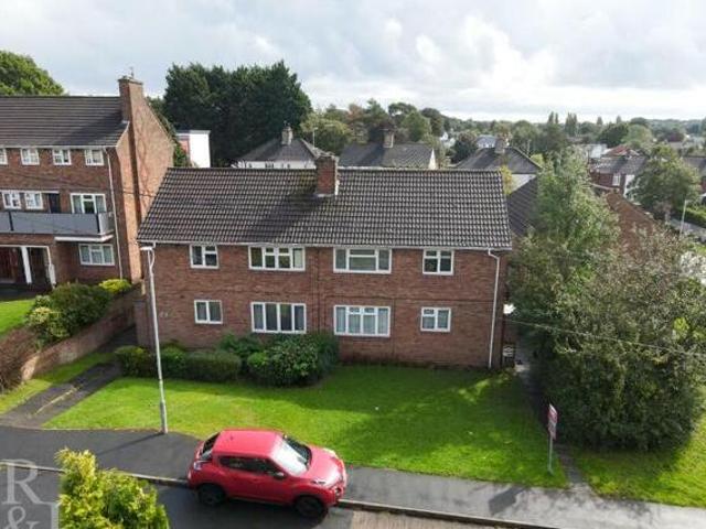 House for rent in Goldthorn Hill, Compton