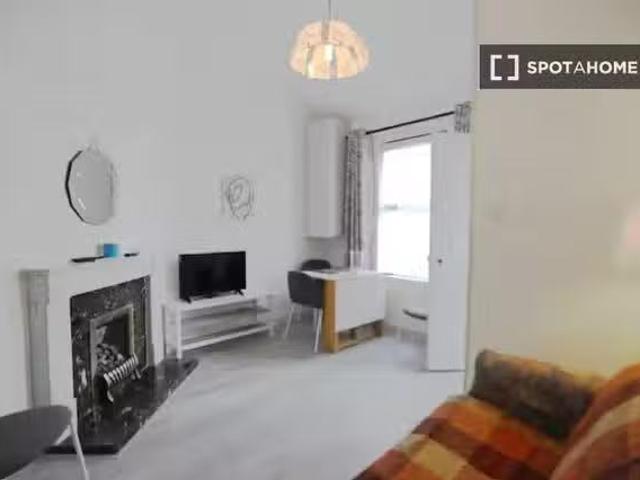 Apartment to rent in Bluebell, North Tipperary