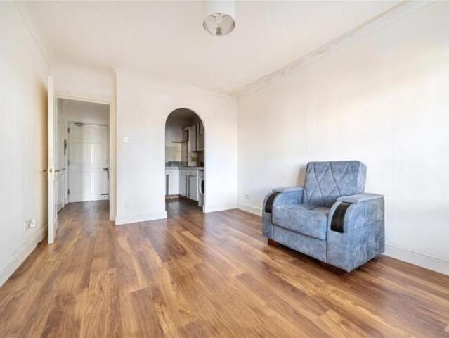 Flat for rent in Cat Hill