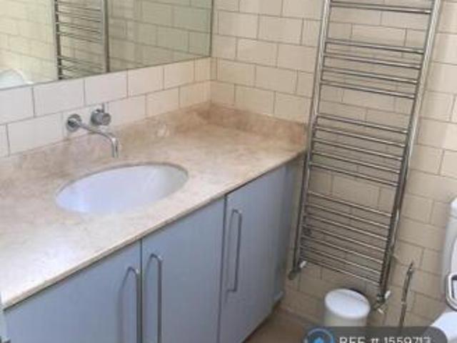 Flat for rent in Cat Hill
