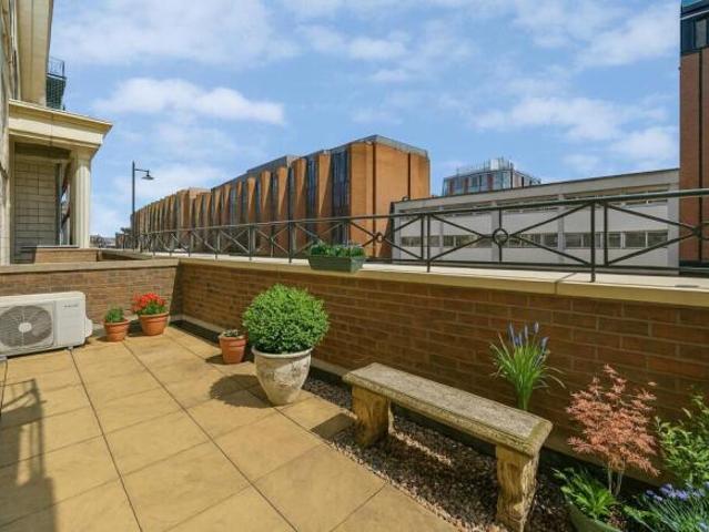 Flat for rent in Cat Hill