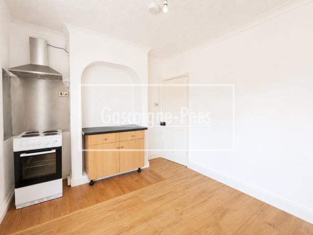 Flat for rent in Worplesdon, Westborough