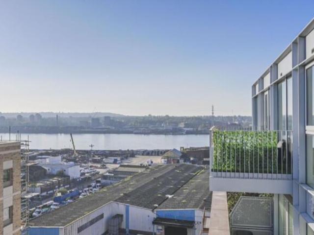 Flat for rent in Cat Hill