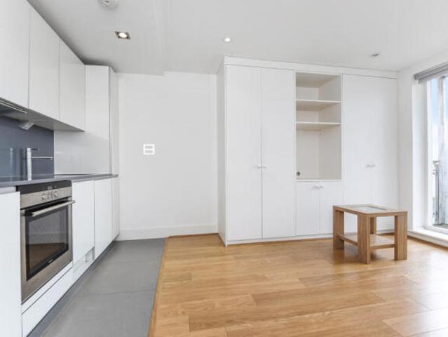 Flat for rent in Cat Hill