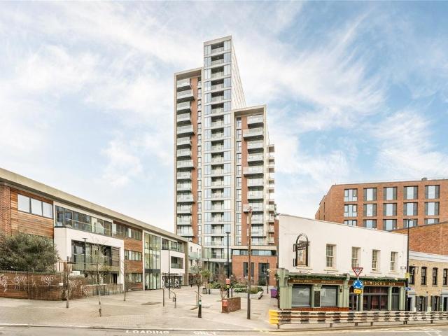 Flat for sale in Bromley-by-Bow, Poplar Grove