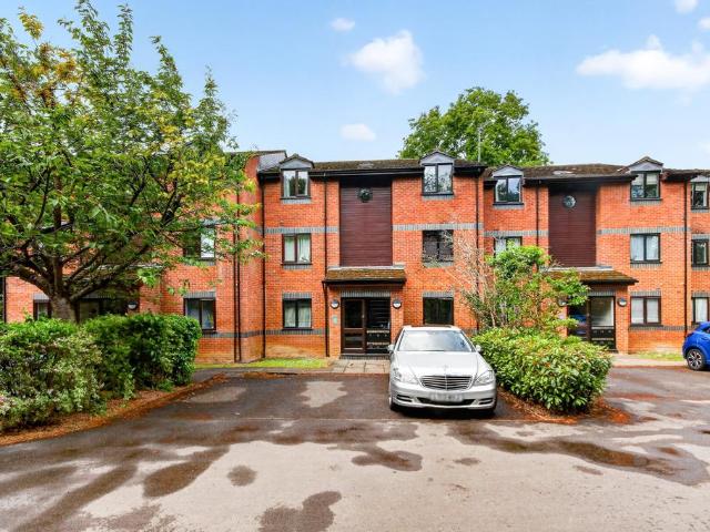 Flat for sale in Martin's Heron, Winkfield