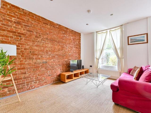 Flat for sale in West Kensington, Greater London