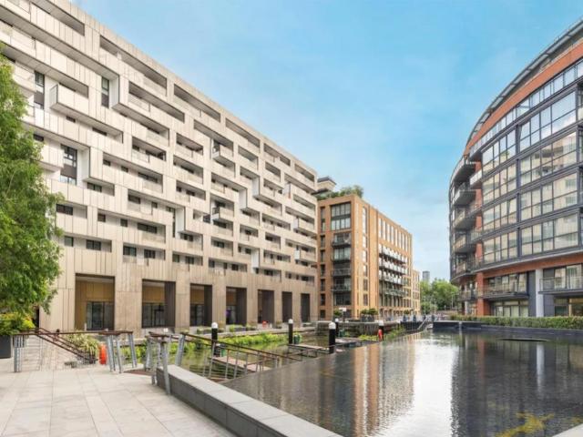 Flat for sale in Pimlico, Greater London