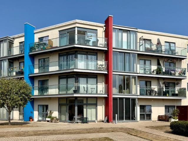 Flat for sale in Cadoxton, Barry