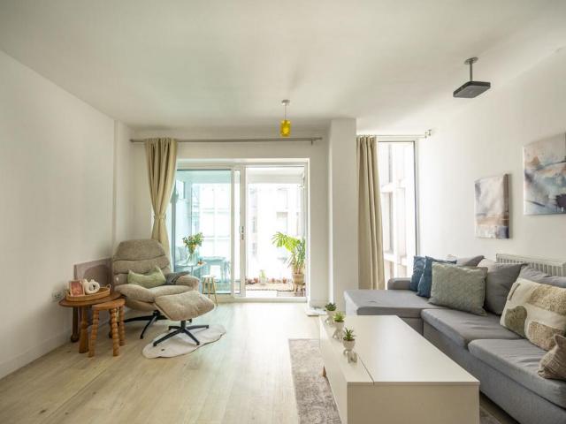 Flat for sale in Stratford Marsh, Greater London