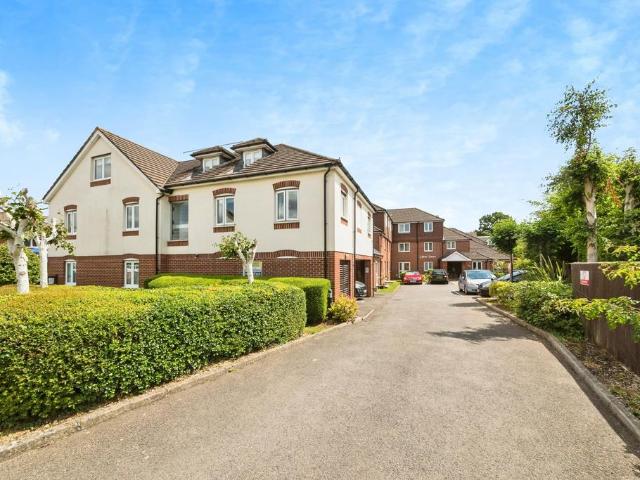 Flat for sale in Three Bridges, Glynde