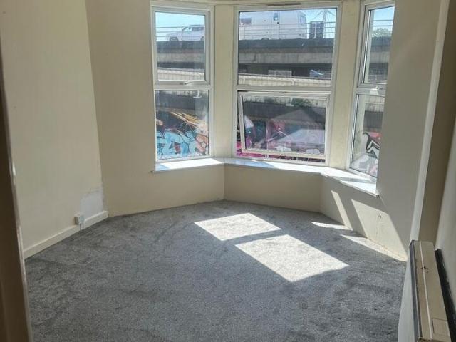 Flat for sale in Feckenham, City Of Bristol