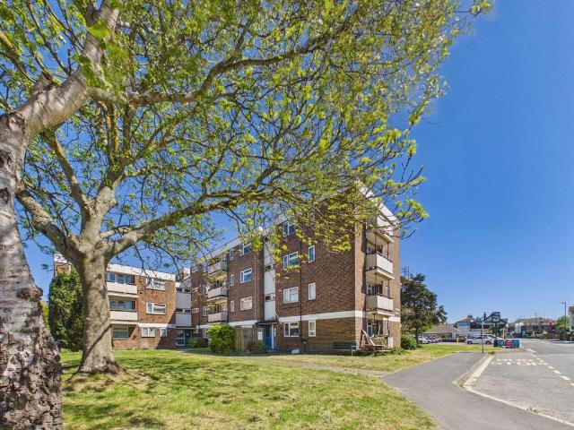 Flat for sale in Fishersgate, West Sussex
