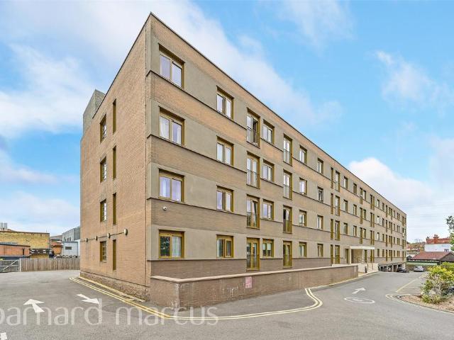 Flat for sale in Greater London