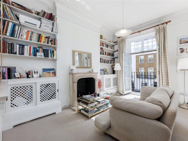 Flat for sale in Chelsea, Greater London