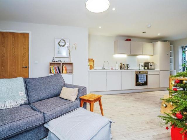 Flat for sale in West Yorkshire
