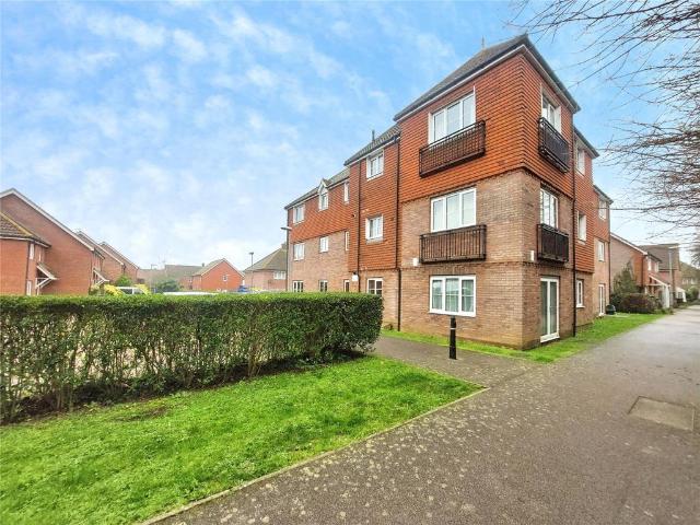 Flat for sale in Oad Street, Kent