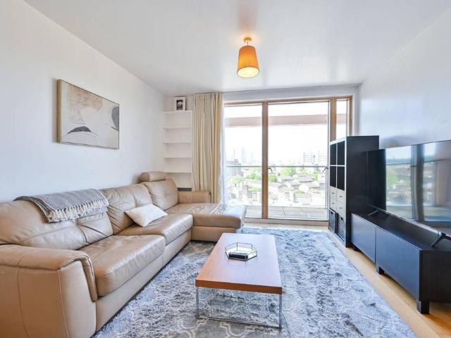 Flat for sale in Elephant and Castle, Greater London