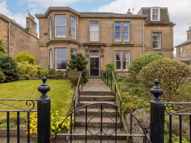 Flat for sale in Morningside, Scotland