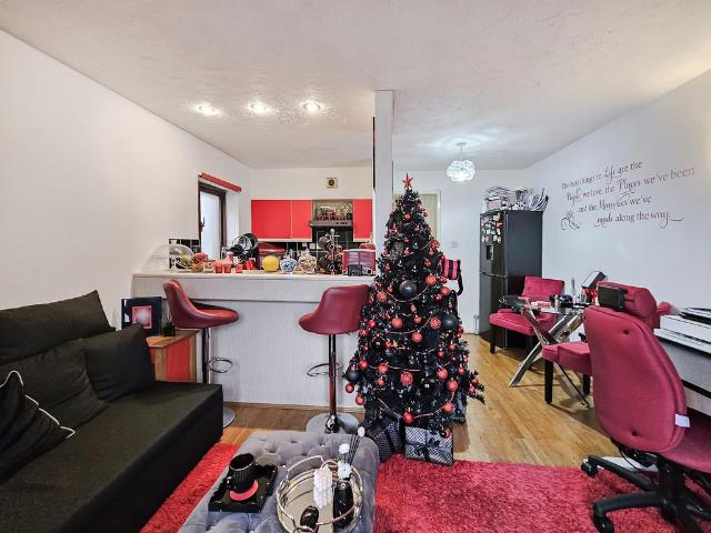 Flat for sale in London Borough of Ealing, Perivale