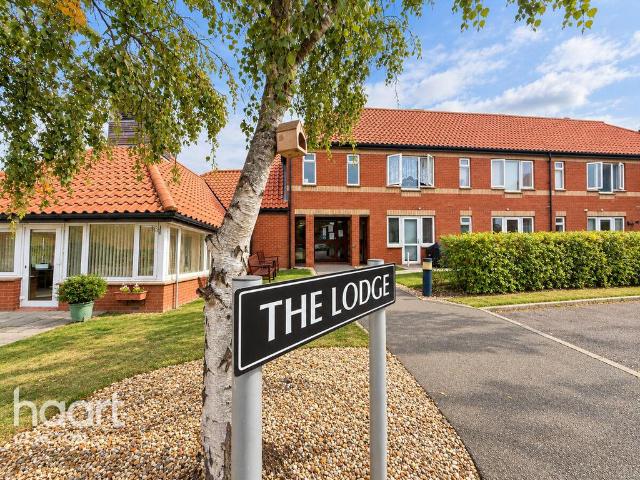 Flat for sale in Holland-on-Sea, Tendring