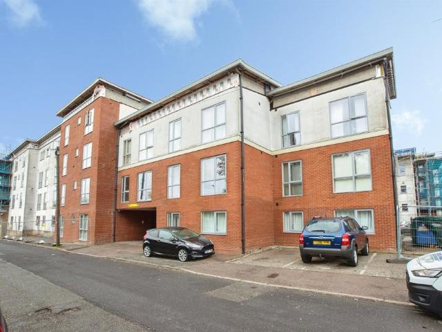 Flat for sale in Mansfield Woodhouse, Mansfield
