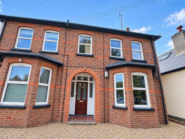 Flat for sale in Garston, Watford