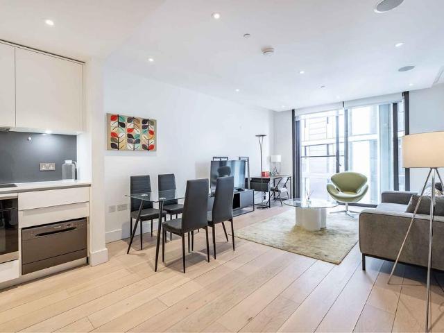 Flat for sale in Paddington, Greater London