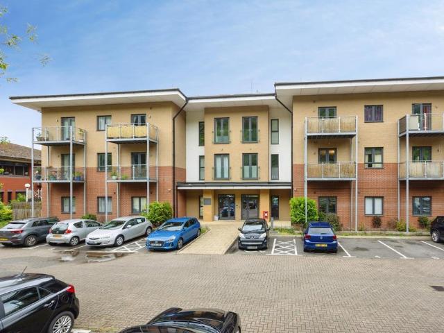 Flat for sale in Catteshall, Fole