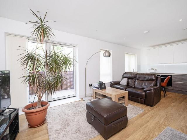 Flat for sale in Leyton, Greater London
