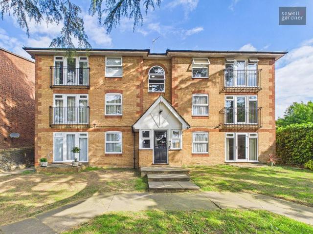 Flat for sale in Batchworth