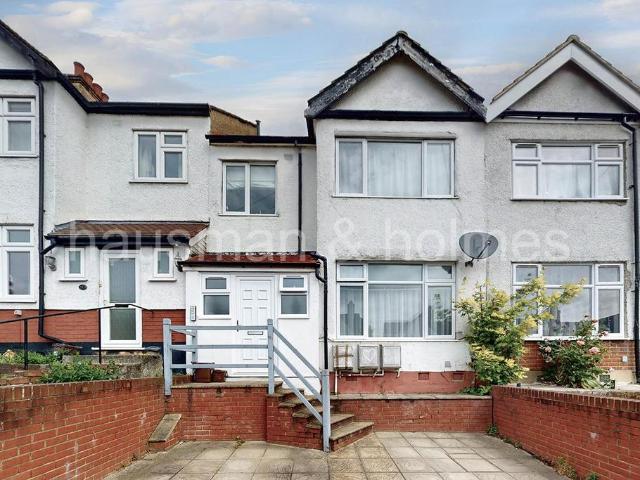 Flat for sale in Hendon Central, Greater London