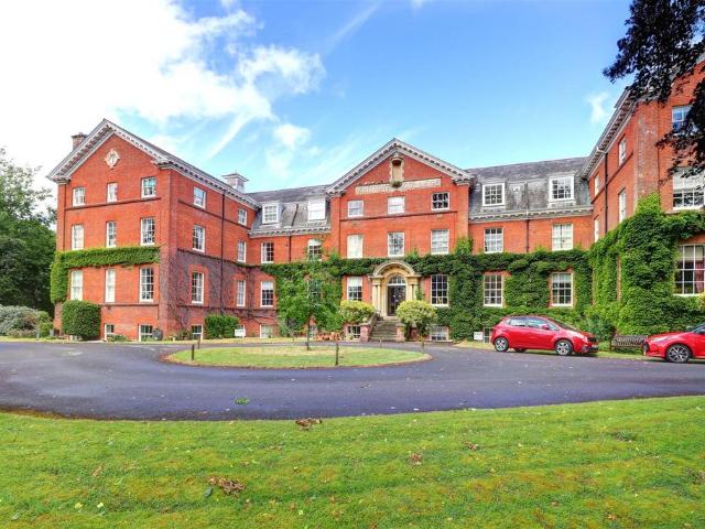Flat for sale in Barton Stacey, Hampshire