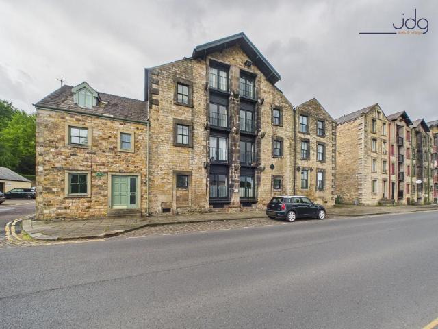 Flat for sale in The Quayside, Bare