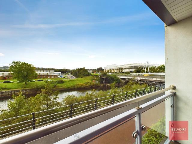 Flat for sale in Nangreaves, Wales