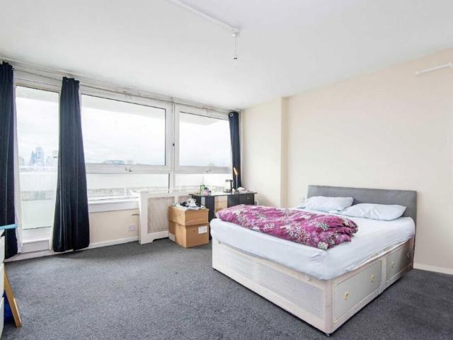 Flat for sale in Ratcliffe, Limehouse