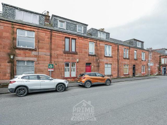 Flat for sale in Alexandria, Scotland