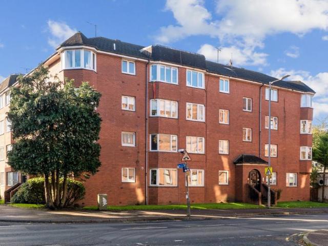 Flat for sale in Thornwood, Glasgow