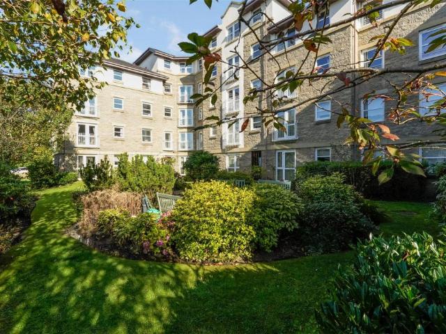 Flat for sale in Auchinairn, Bishopbriggs