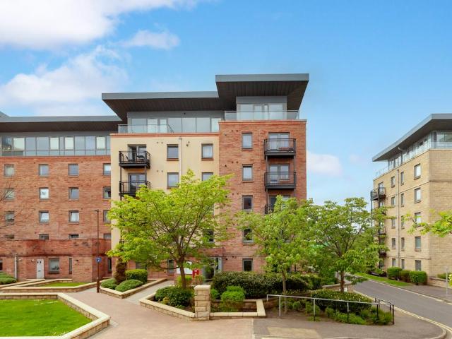 Flat for sale in Moat, Slateford