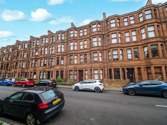 Flat for sale in Yoker, Scotland
